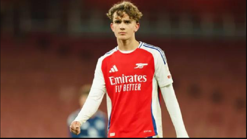 max-dowman-lap-ky-luc-lich-su-arsenal-ha-everton-de-but-toc-trong-cuoc-dua-vo-dich